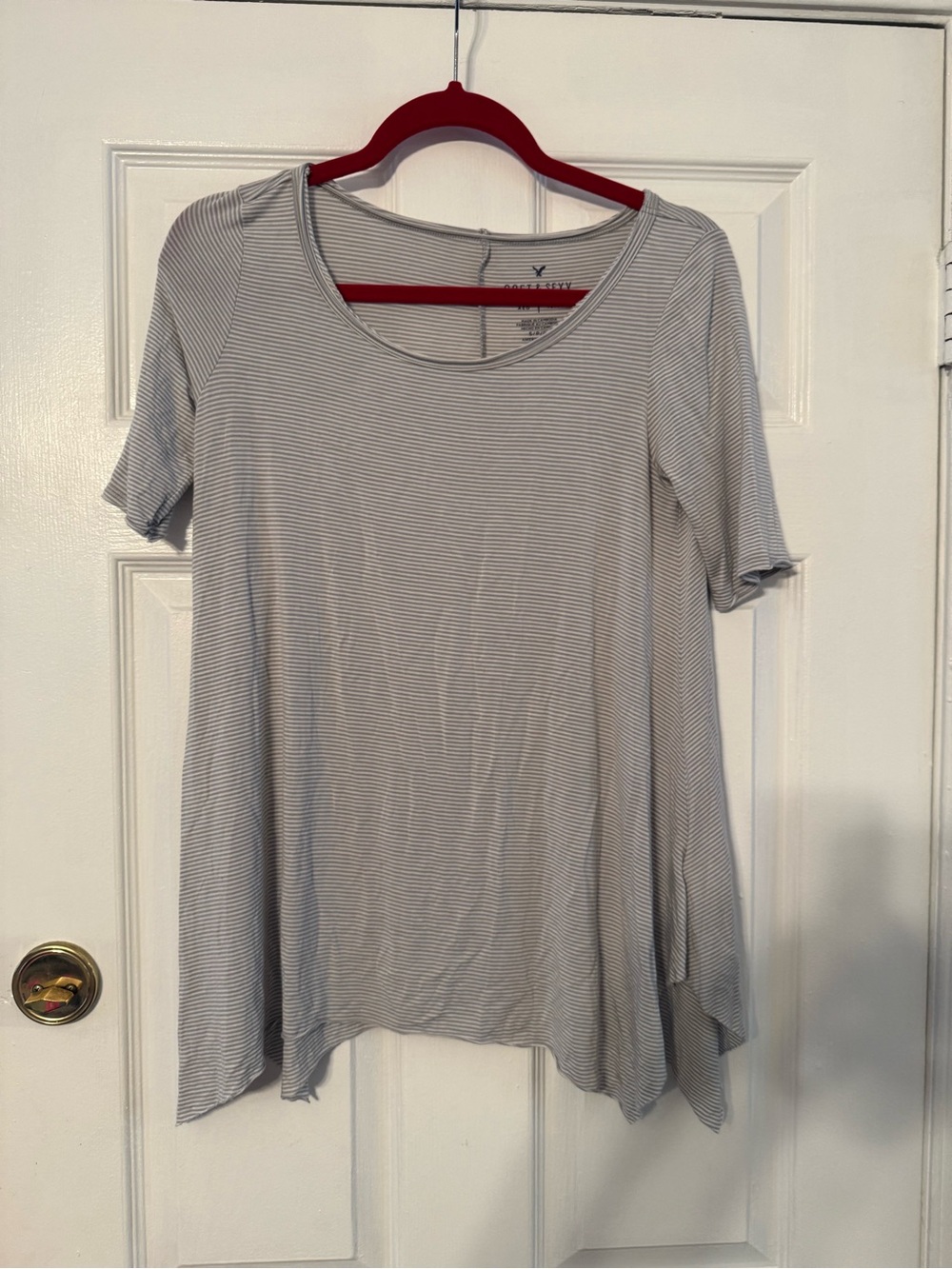 American Eagle Outfitters Light Gray Striped Short Sleeve Scoop Neck Top